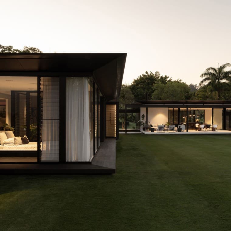 Dla Sary Waller architektura to nie tylko tworzenie przestrzeni - to także projektowanie życia w nich (© Alyne Media) Dla Sary Waller architektura to nie tylko tworzenie przestrzeni - to także projektowanie życia w nich (© Alyne Media)