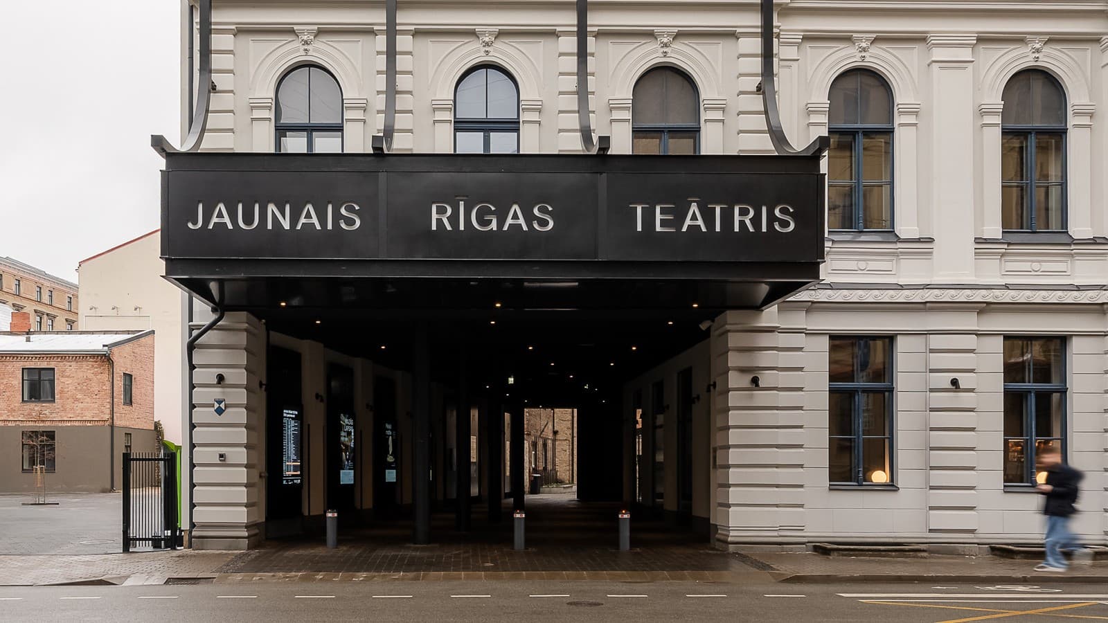 Czcigodny Nowy Teatr w Rydze w nowym blasku (© Jānis Salmanis) Czcigodny Nowy Teatr w Rydze w nowym blasku (© Jānis Salmanis)