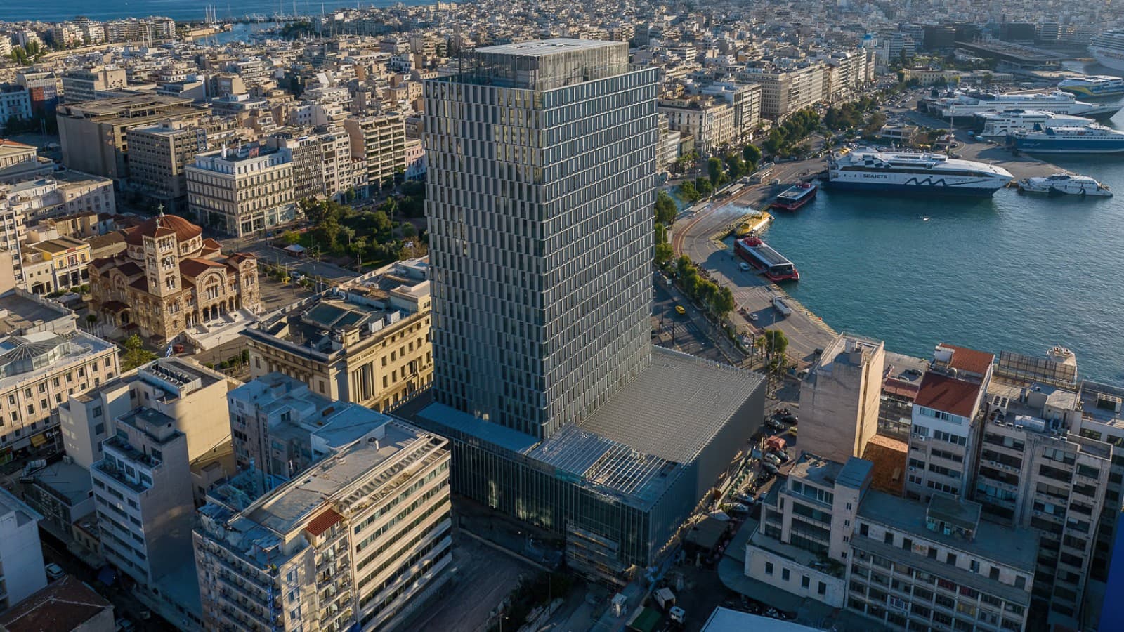 Nowa twarz starego giganta (© George Fakaros) Nowa twarz starego giganta (© George Fakaros)