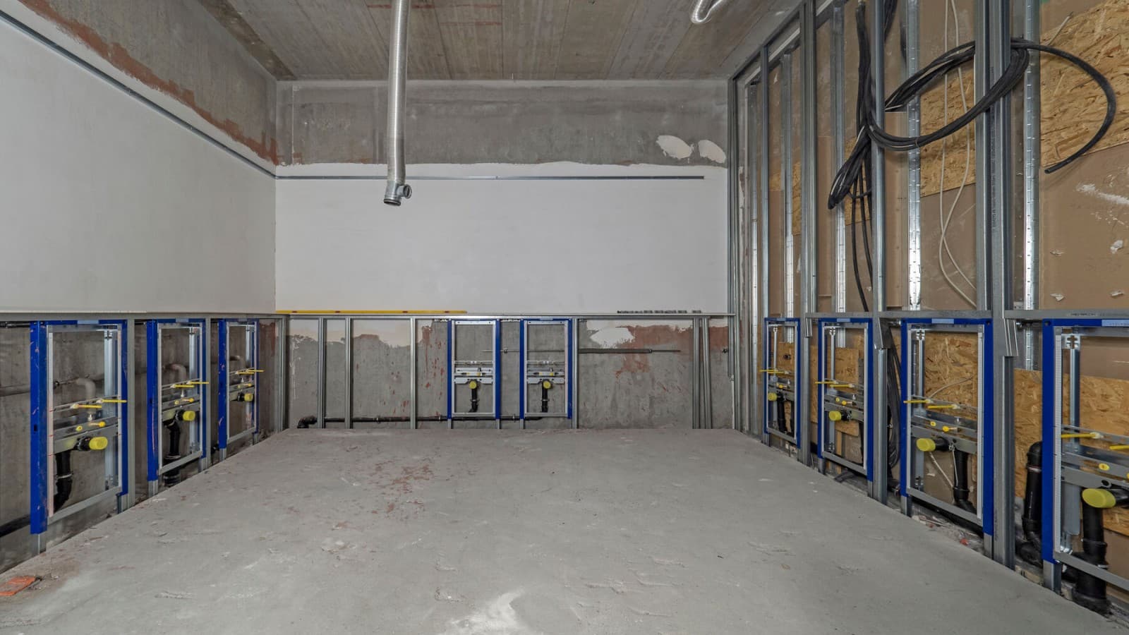 Instalacja sanitarna hali 12 w stanie surowym Instalacja sanitarna hali 12 w stanie surowym