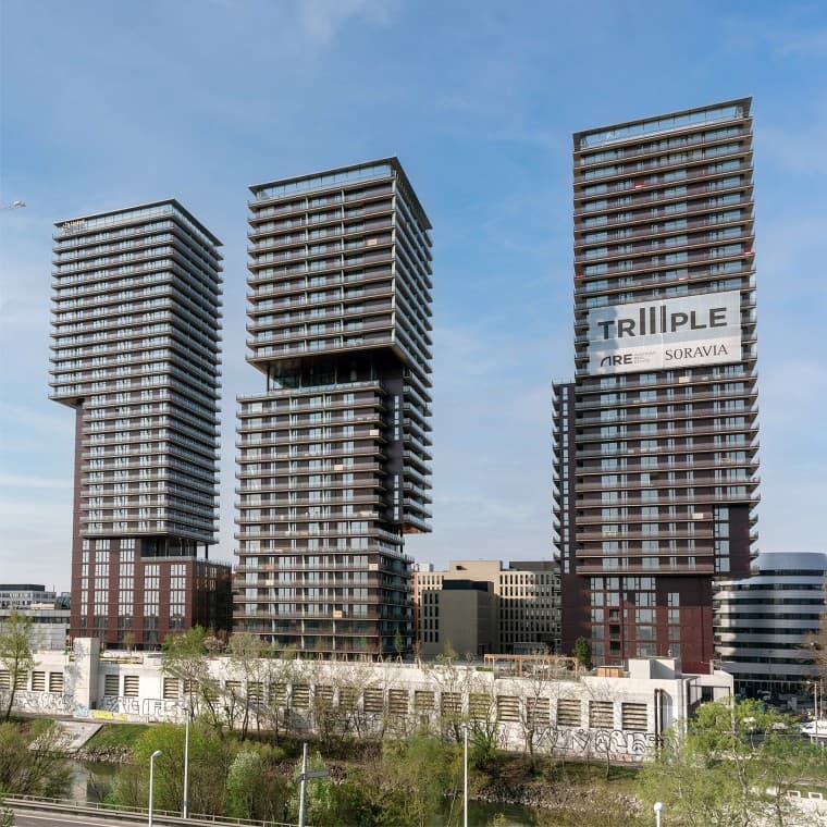 Trzy wieże TrIIIple prowadzą ze sobą dialog (© Soravia) Trzy wieże TrIIIple prowadzą ze sobą dialog (© Soravia)
