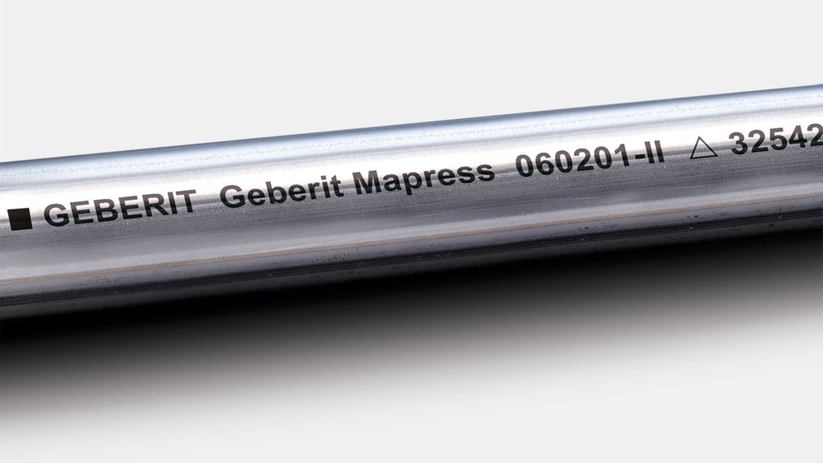 Czarna etykieta oznacza rurę systemową CrNiMo Geberit Mapress Stainless Steel Czarna etykieta oznacza rurę systemową CrNiMo Geberit Mapress Stainless Steel
