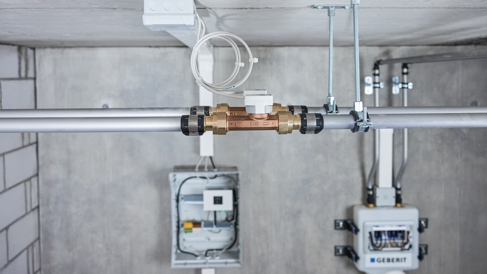 Czujniki Geberit dla GEBUS są podłączone bezpośrednio do bramki Gateway Czujniki Geberit dla GEBUS są podłączone bezpośrednio do bramki Gateway